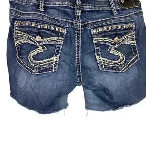 Silver Jeans Aiko Low Cutoff Shorts Women 14 Blue Embroidery Flap Pockets Studs